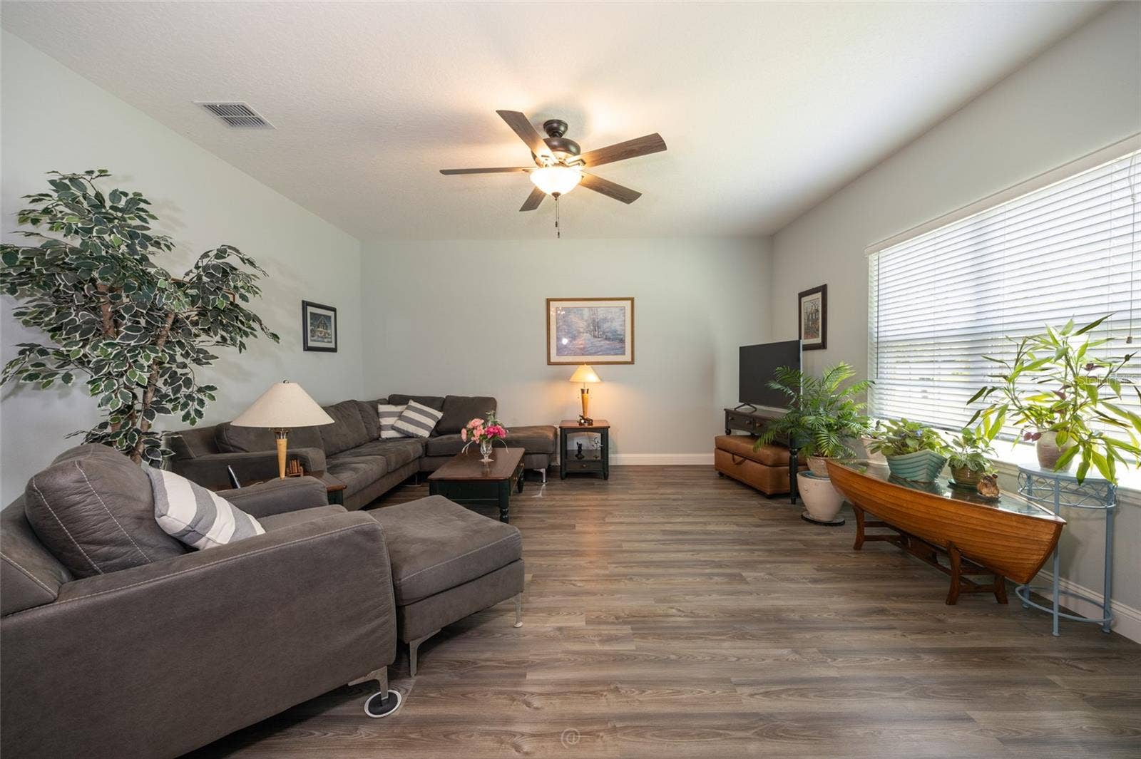 17 WHITE HAVEN LANE, Palm Coast, FL 32164 Formal living room, home office,