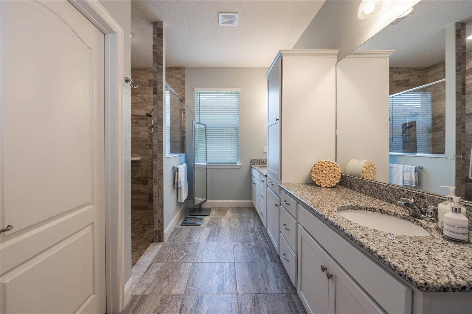 17 WHITE HAVEN LANE, Palm Coast, FL 32164 Totally upgraded master bathroom