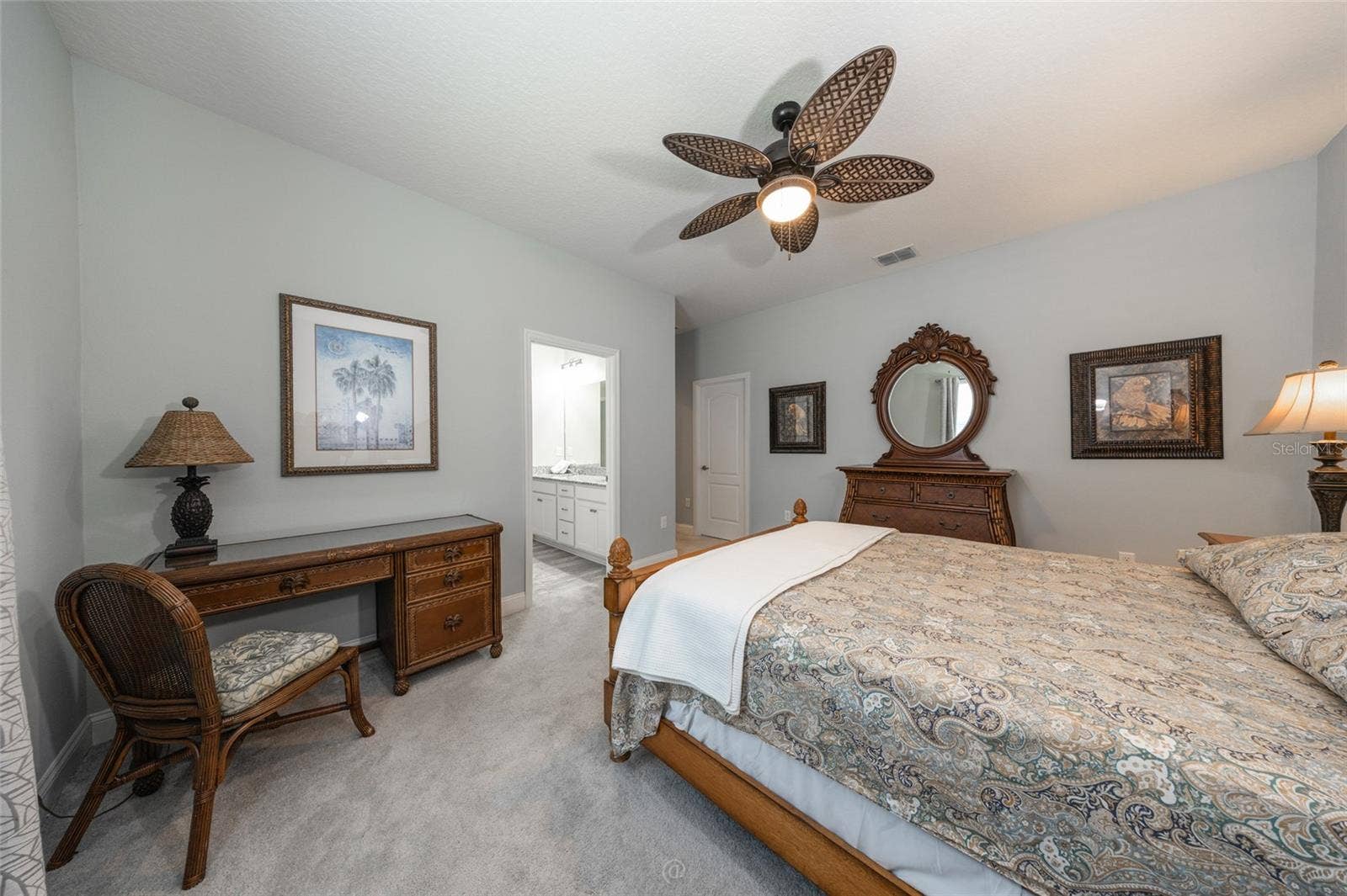 17 WHITE HAVEN LANE, Palm Coast, FL 32164 Guest won't leave!
