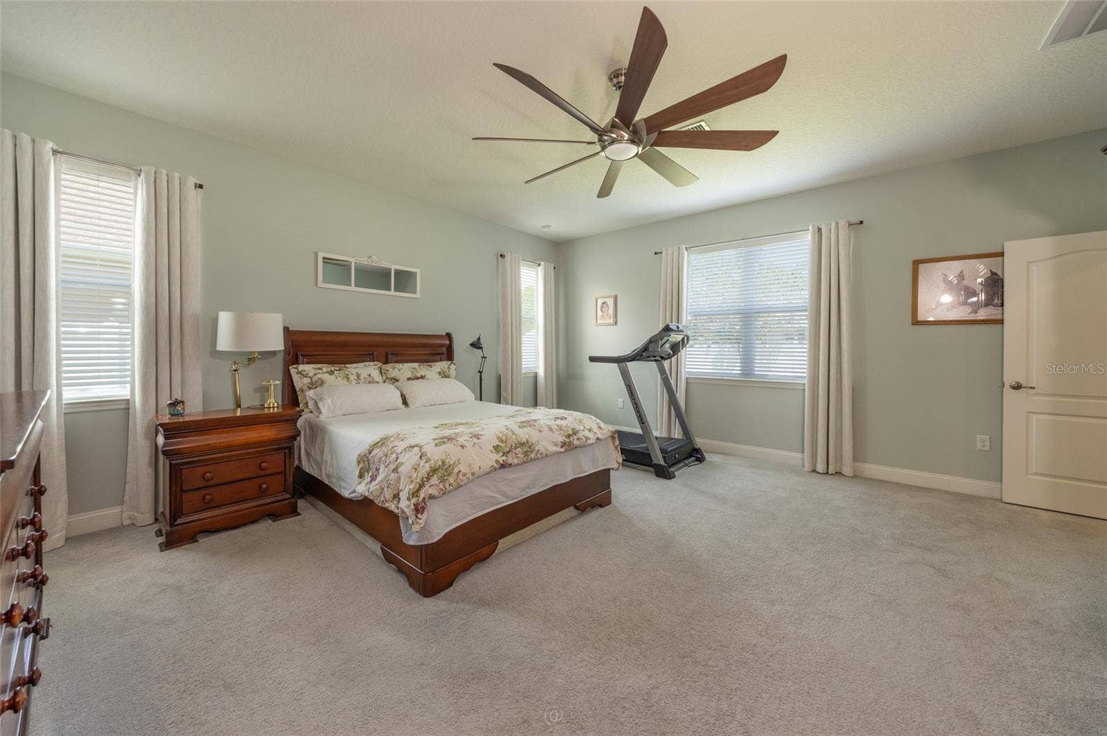 17 WHITE HAVEN LANE, Palm Coast, FL 32164 Huge owners suite