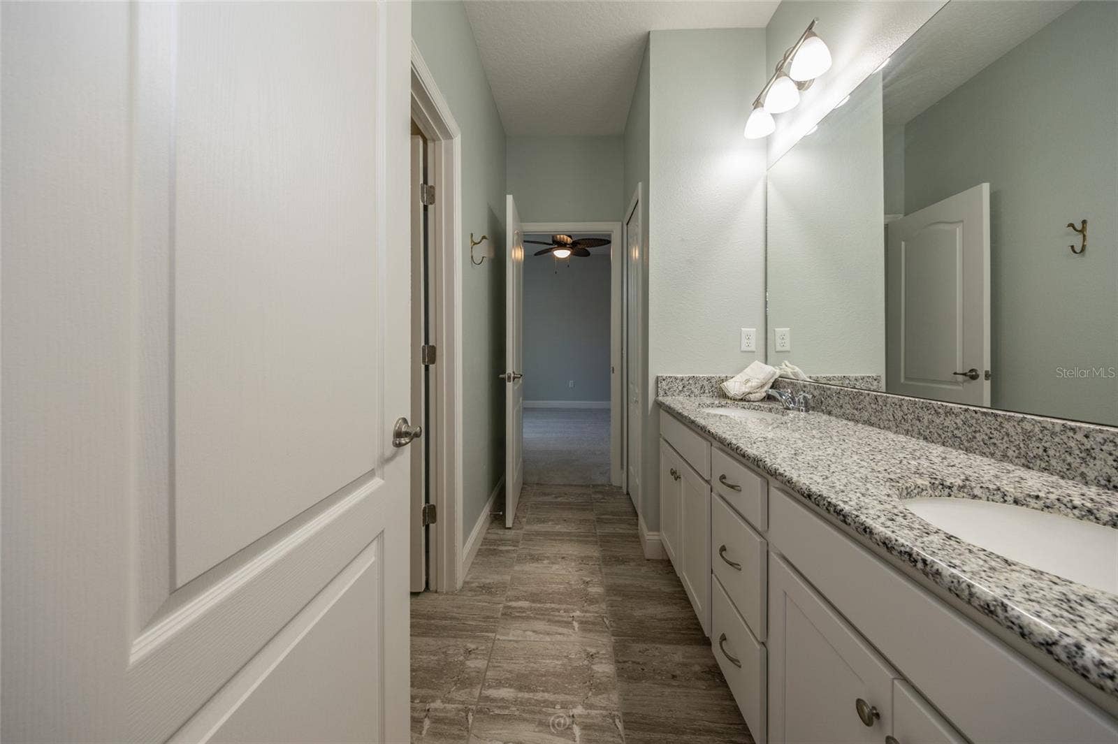 17 WHITE HAVEN LANE, Palm Coast, FL 32164 Lots of cabinets