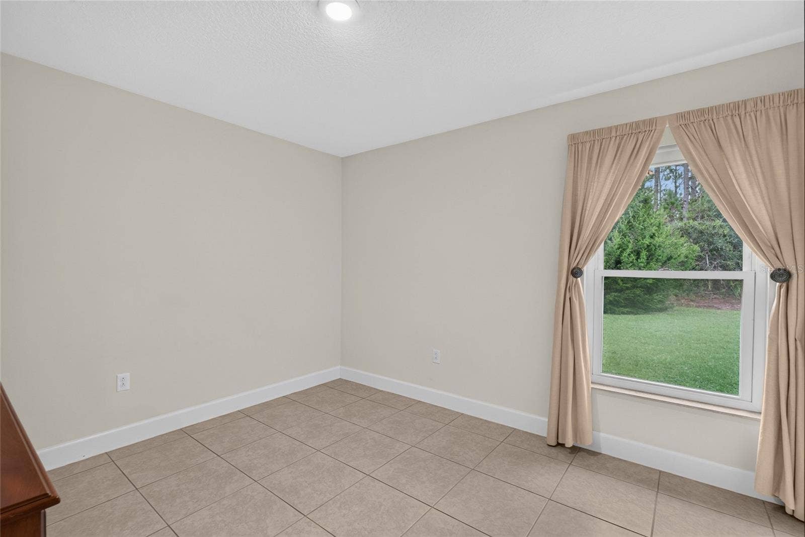 39 WHITE HOUSE DRIVE, Palm Coast, FL 32164 39 WHITE HOUSE DRIVE, Palm Coast, FL 32164