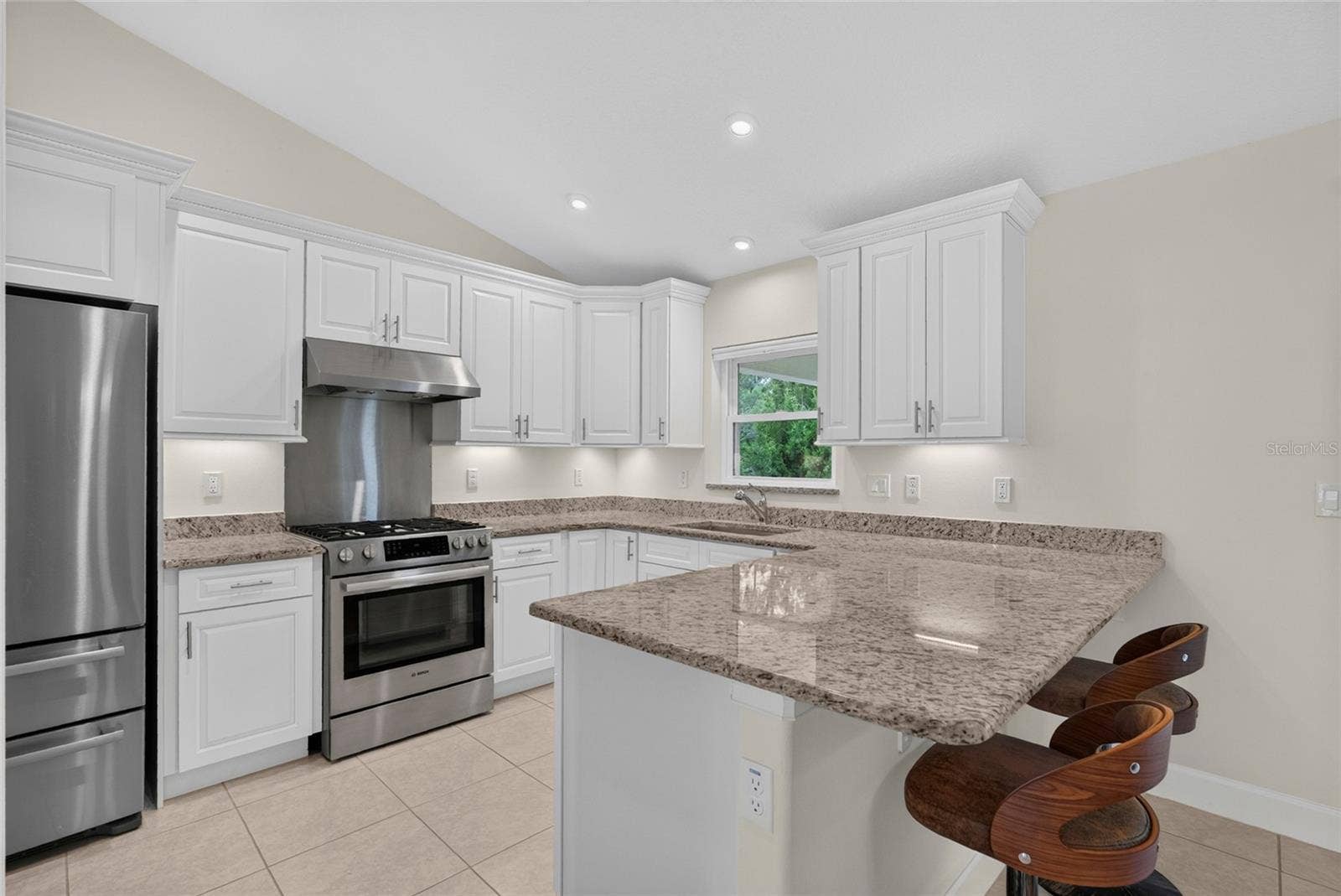 39 WHITE HOUSE DRIVE, Palm Coast, FL 32164 39 WHITE HOUSE DRIVE, Palm Coast, FL 32164