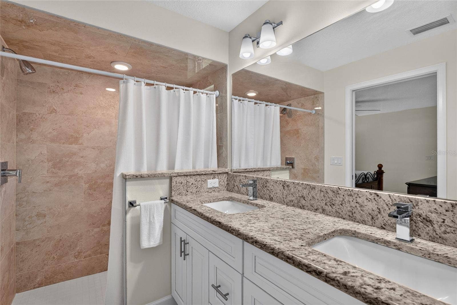 39 WHITE HOUSE DRIVE, Palm Coast, FL 32164 39 WHITE HOUSE DRIVE, Palm Coast, FL 32164