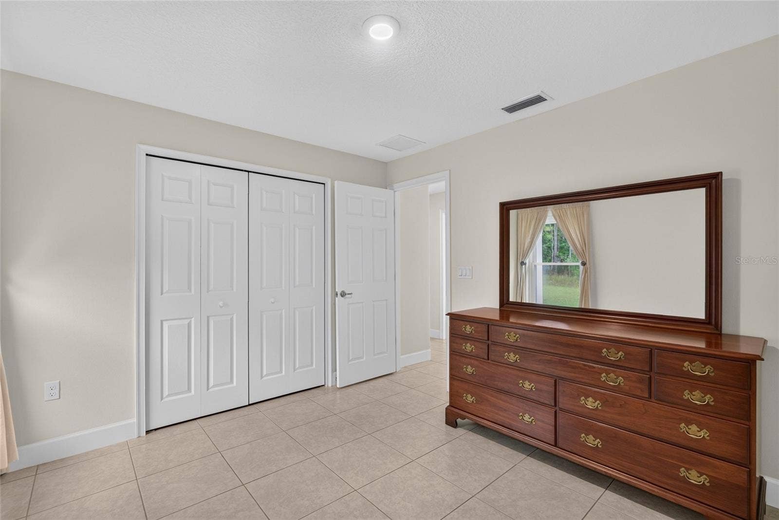39 WHITE HOUSE DRIVE, Palm Coast, FL 32164 39 WHITE HOUSE DRIVE, Palm Coast, FL 32164
