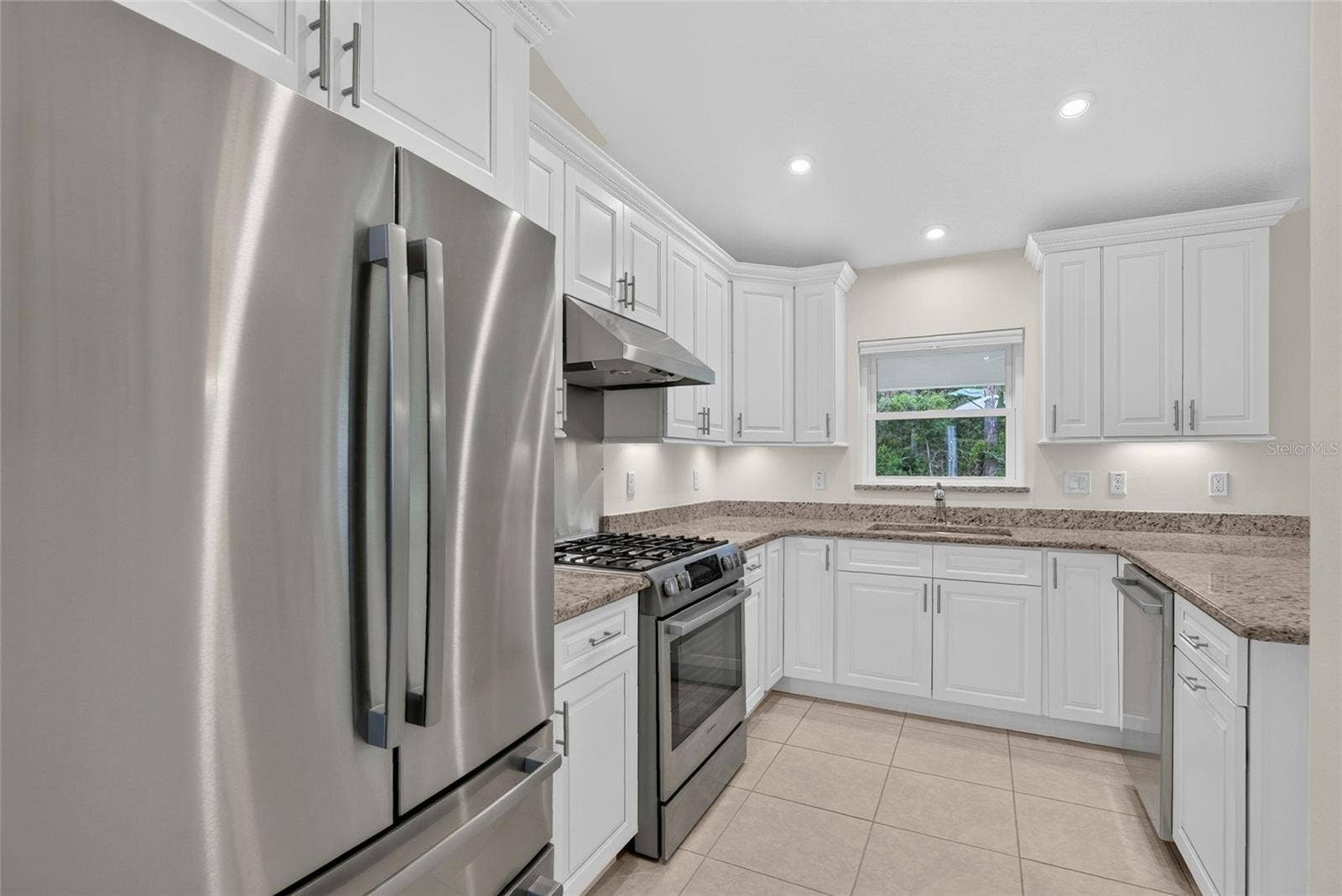 39 WHITE HOUSE DRIVE, Palm Coast, FL 32164 39 WHITE HOUSE DRIVE, Palm Coast, FL 32164