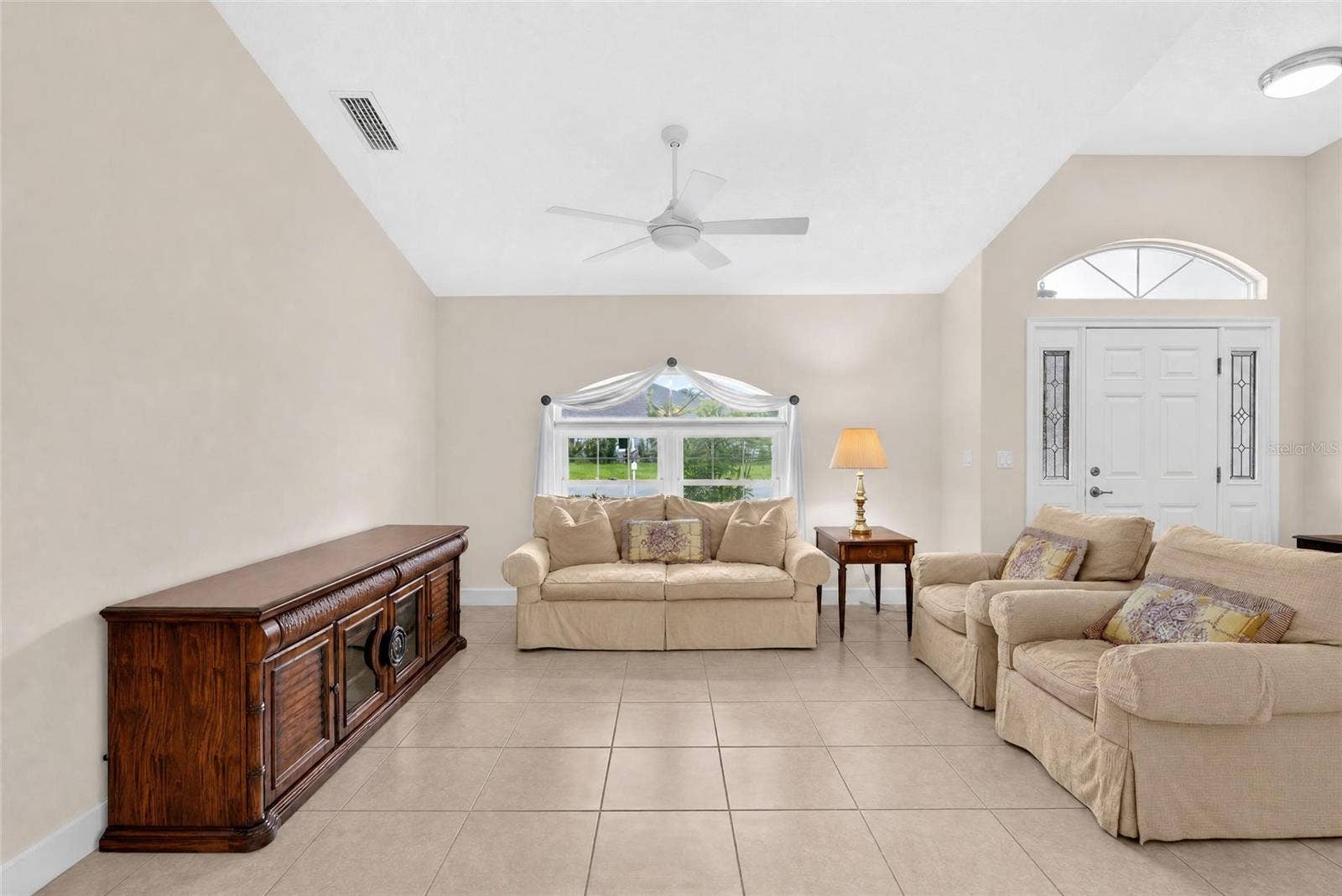 39 WHITE HOUSE DRIVE, Palm Coast, FL 32164 39 WHITE HOUSE DRIVE, Palm Coast, FL 32164