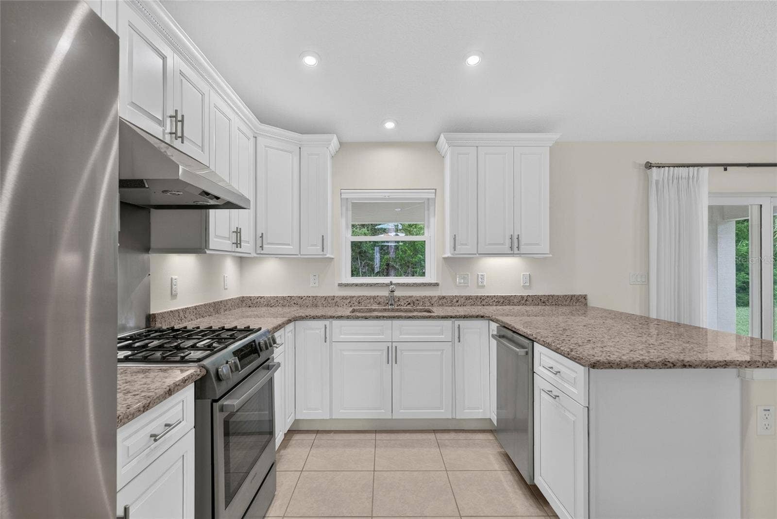 39 WHITE HOUSE DRIVE, Palm Coast, FL 32164 39 WHITE HOUSE DRIVE, Palm Coast, FL 32164