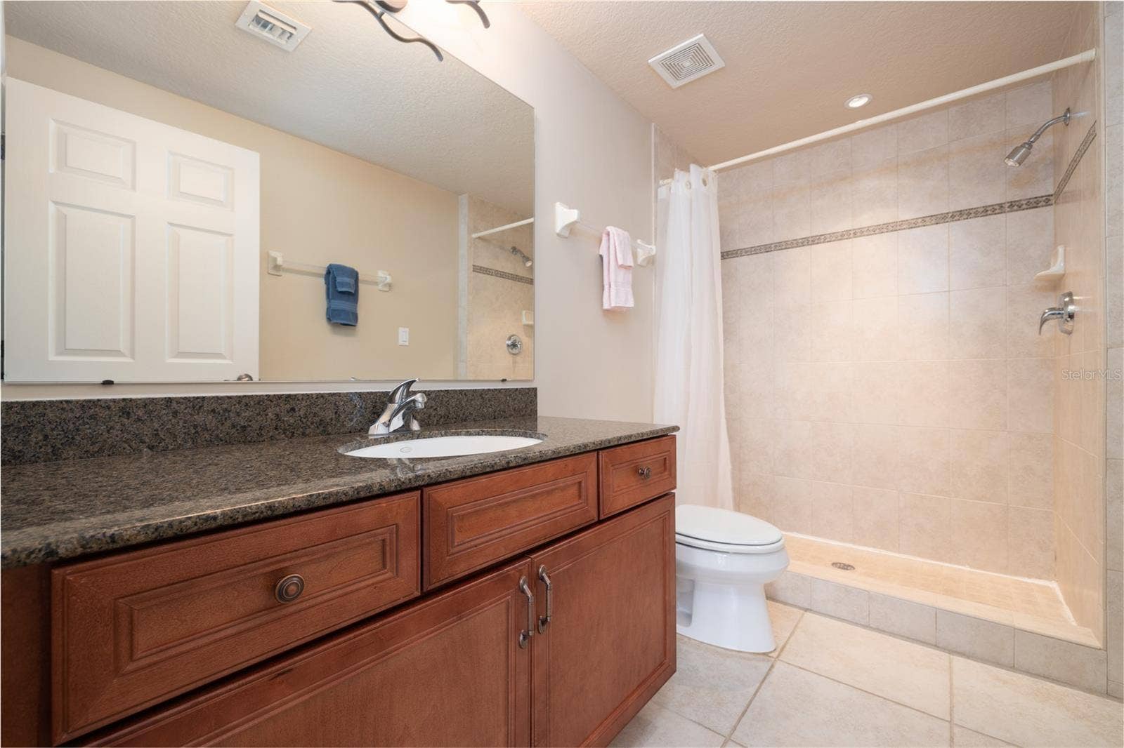 1425 OCEAN SHORE BOULEVARD, #203, Ormond Beach, FL 32176 1425 OCEAN SHORE BOULEVARD, #203, Ormond Beach, FL 32176