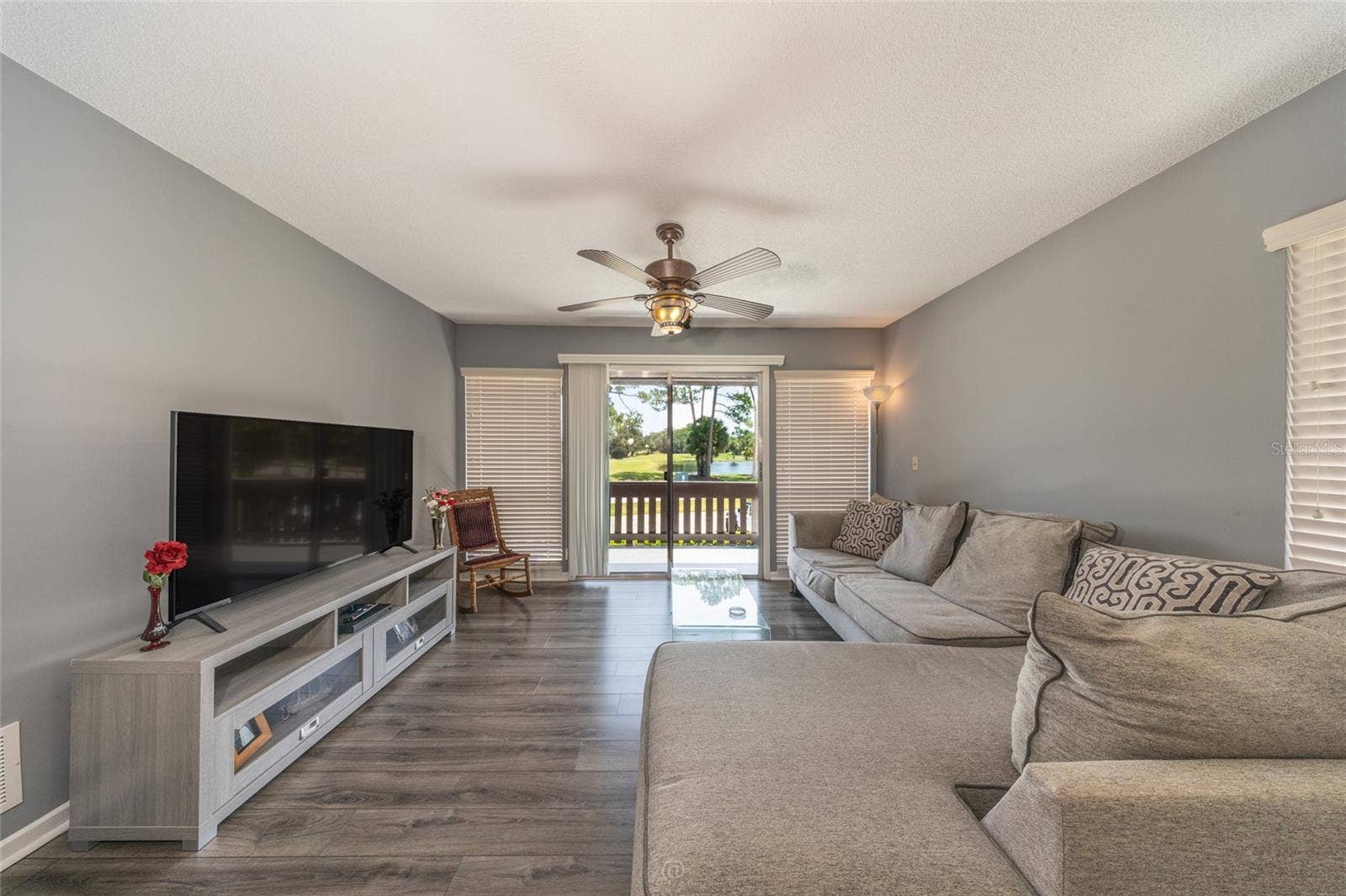 60 CLUB HOUSE DRIVE, #208, Palm Coast, FL 32137 Living room