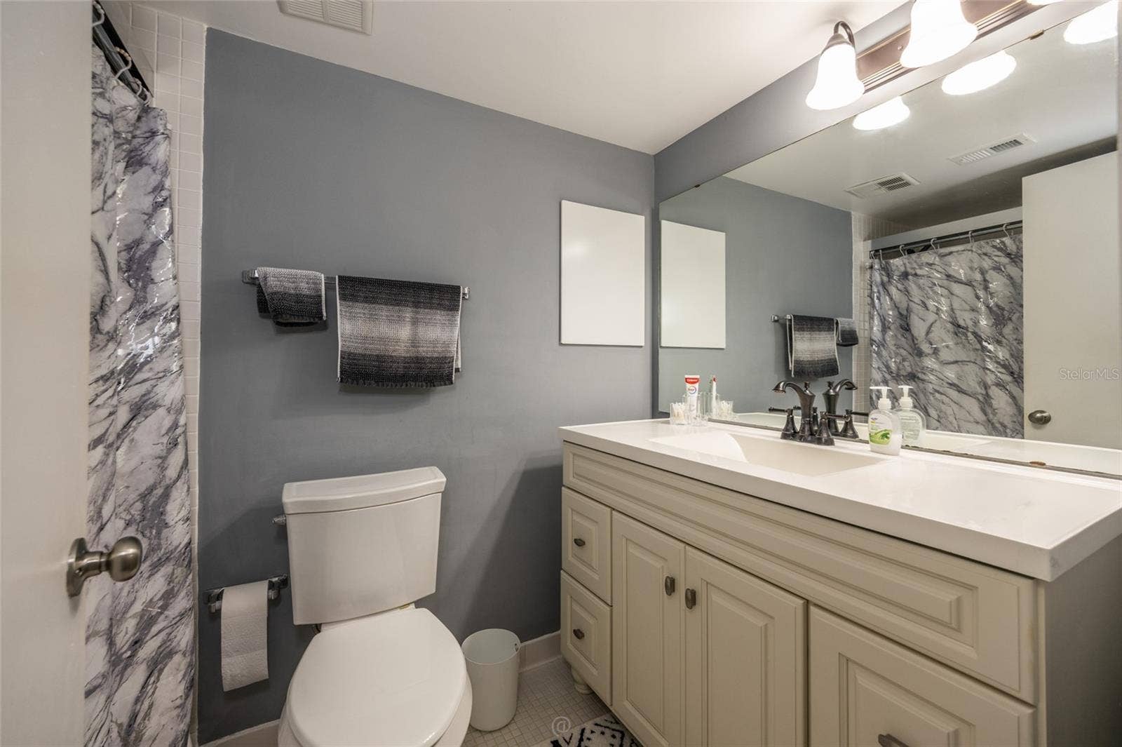 60 CLUB HOUSE DRIVE, #208, Palm Coast, FL 32137 Primary Bathroom