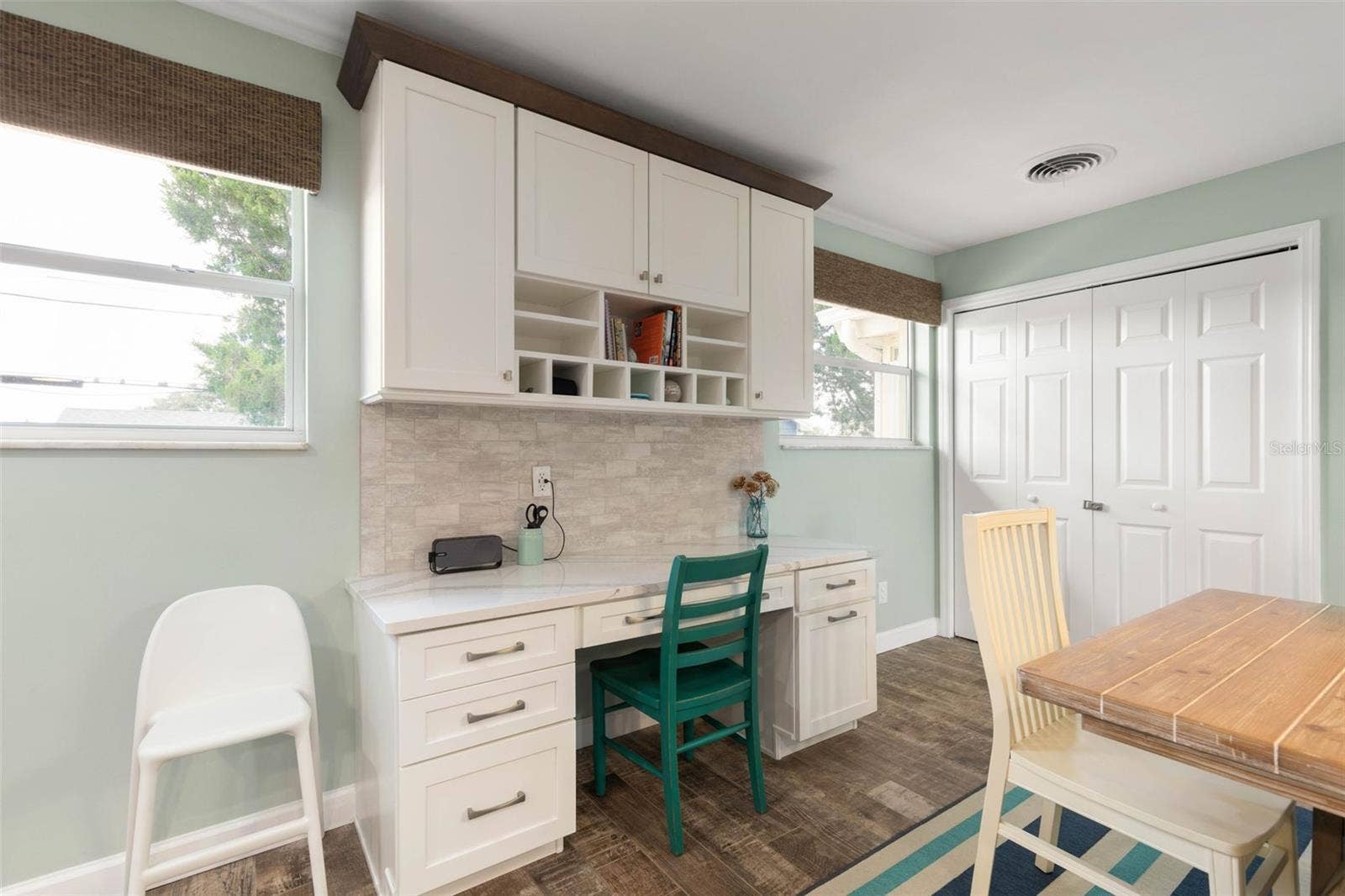 76 BANYAN DRIVE, Ormond Beach, FL 32176 Built in Desk