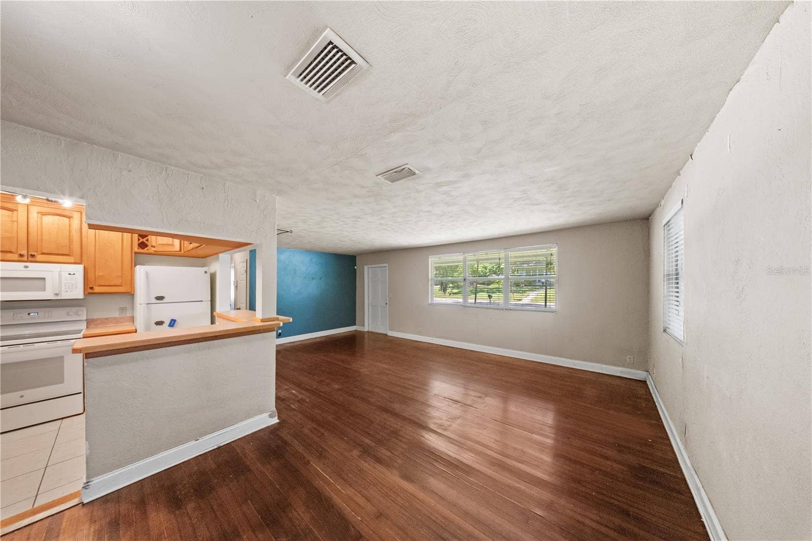 553 S LANVALE AVENUE, Daytona Beach, FL 32114 553 S LANVALE AVENUE, Daytona Beach, FL 32114