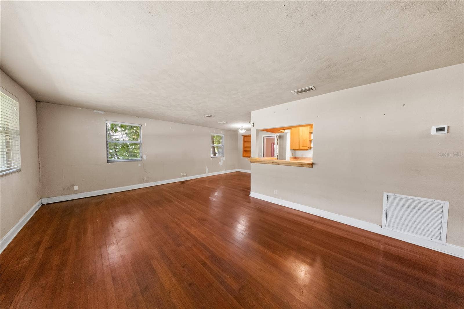 553 S LANVALE AVENUE, Daytona Beach, FL 32114 553 S LANVALE AVENUE, Daytona Beach, FL 32114