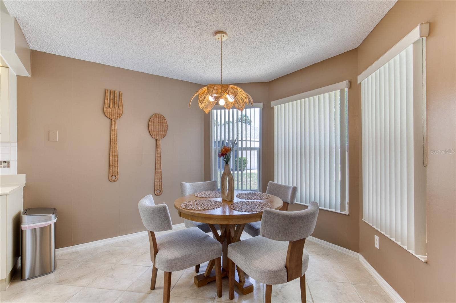 982 BREEZEMONT COURT, Port Orange, FL 32127 982 BREEZEMONT COURT, Port Orange, FL 32127