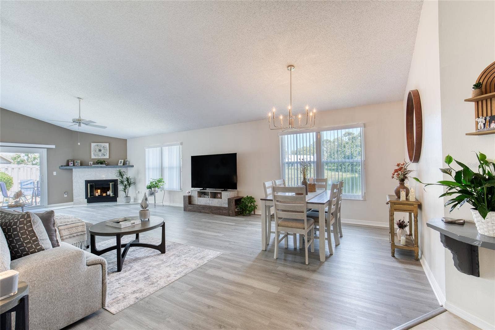 982 BREEZEMONT COURT, Port Orange, FL 32127 982 BREEZEMONT COURT, Port Orange, FL 32127