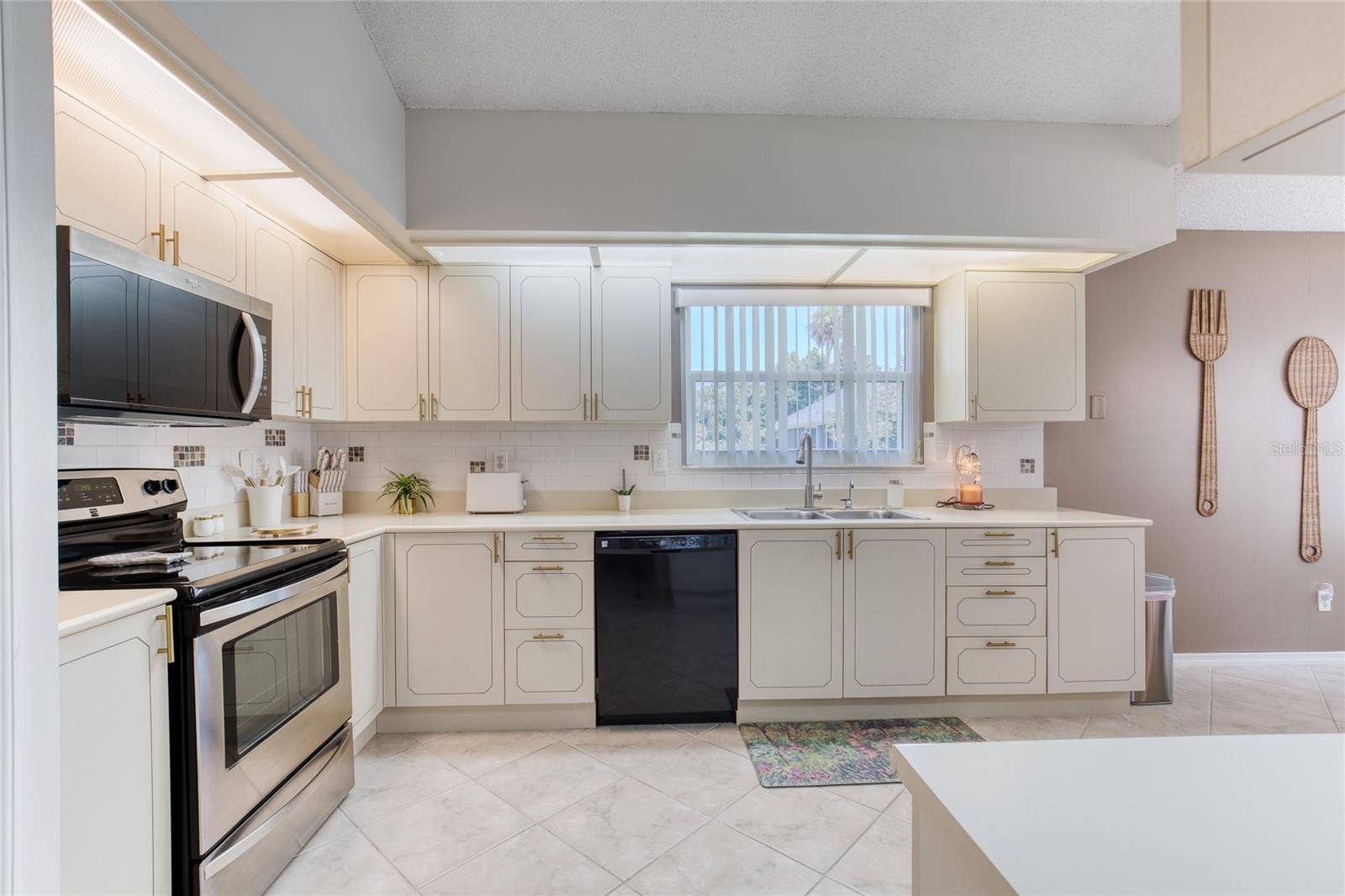 982 BREEZEMONT COURT, Port Orange, FL 32127 982 BREEZEMONT COURT, Port Orange, FL 32127
