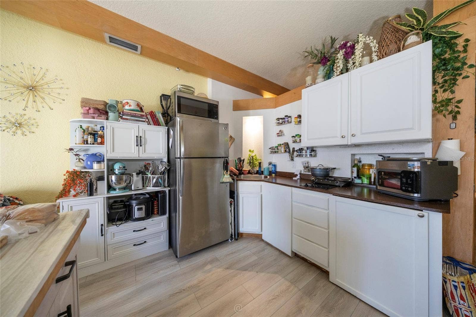 101 PALM HARBOR PARKWAY, #C333, Palm Coast, FL 32137 Unit B kitchen