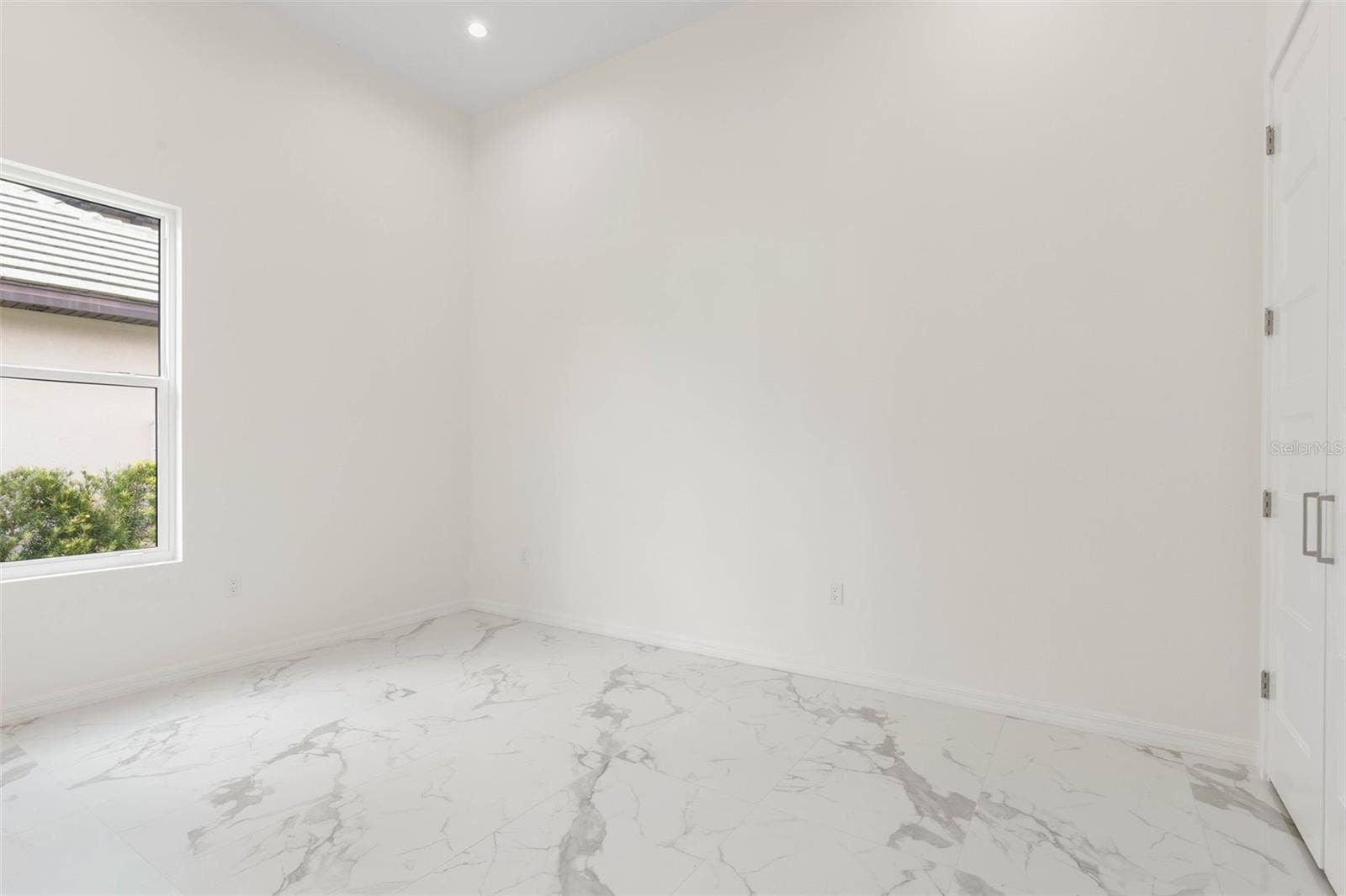 116 LONGVIEW WAY N, Palm Coast, FL 32137 Top Notch Baseboard Design