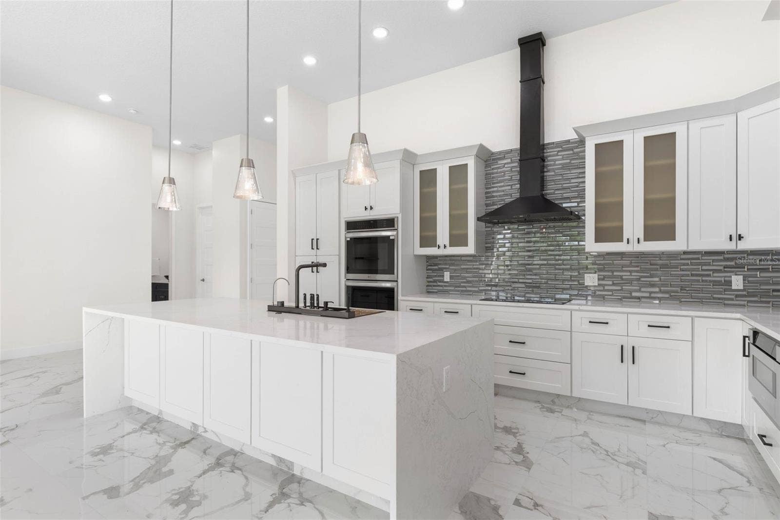 116 LONGVIEW WAY N, Palm Coast, FL 32137 Soft Close Custom Cabinetry