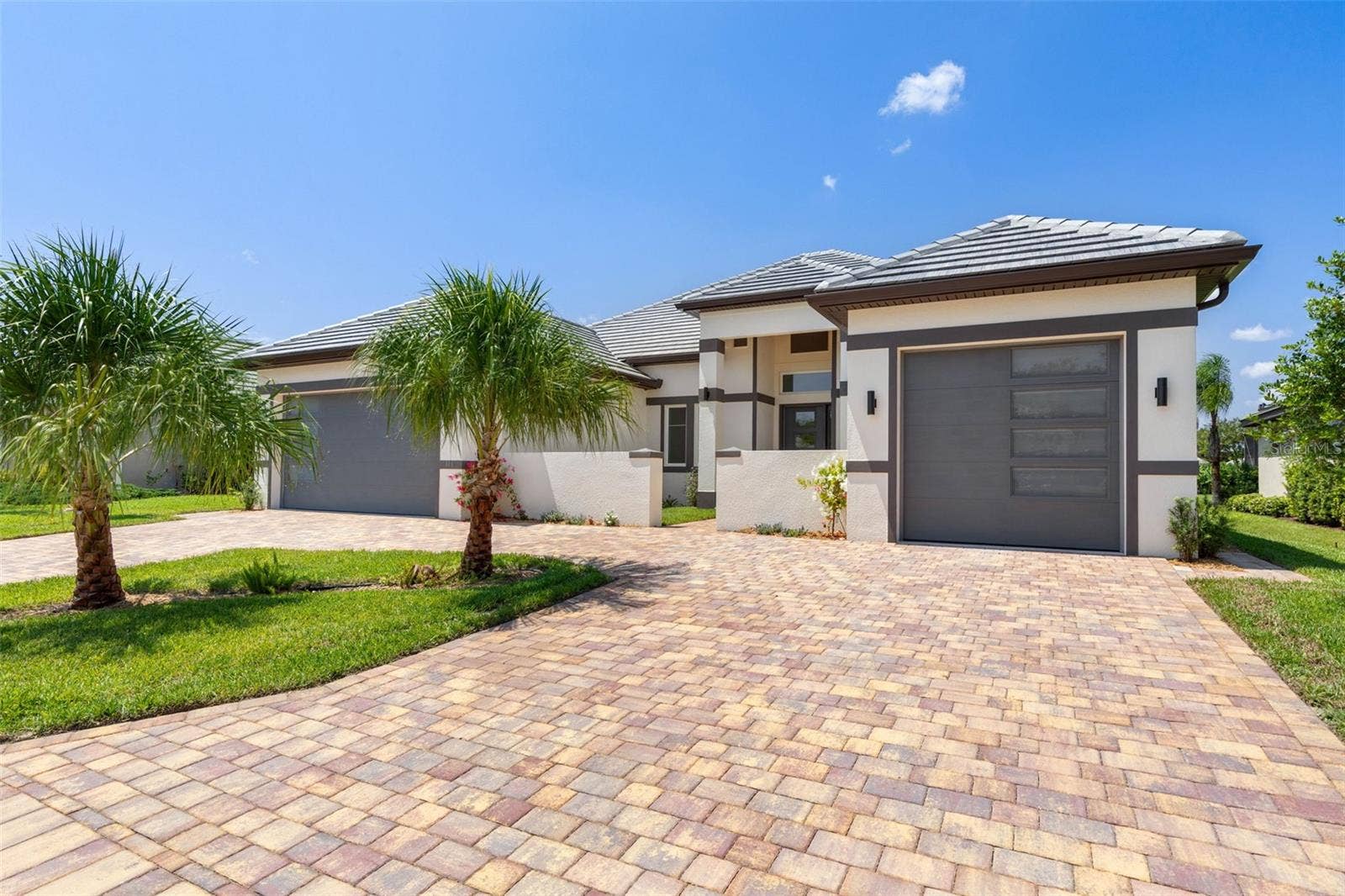 116 LONGVIEW WAY N, Palm Coast, FL 32137 Paver Circle Driveway