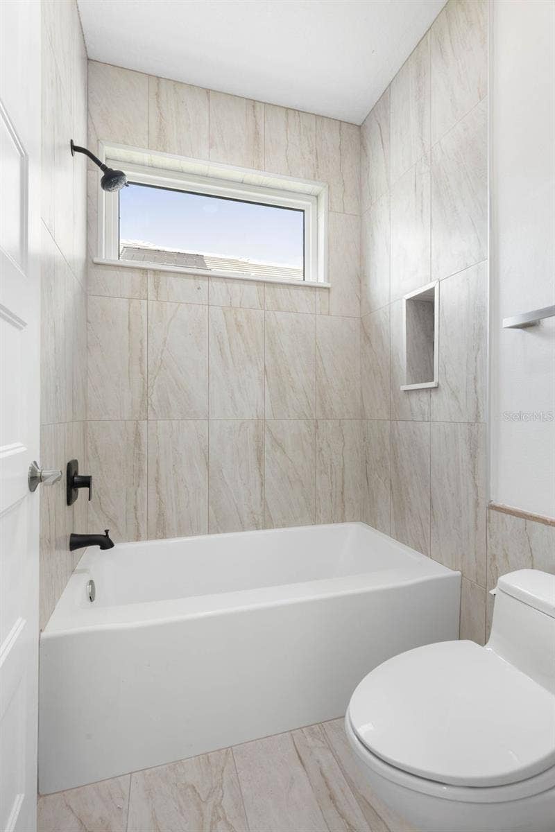 116 LONGVIEW WAY N, Palm Coast, FL 32137 Tub & Shower