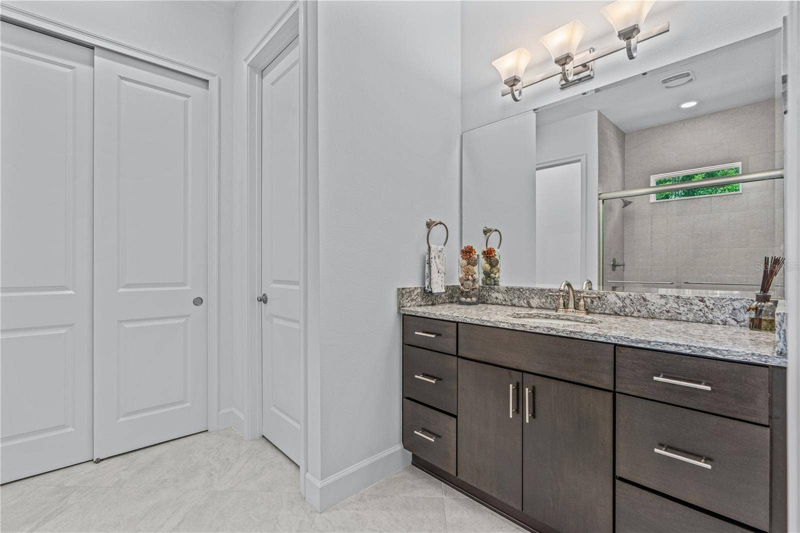 Bathroom 2 (En-suite)