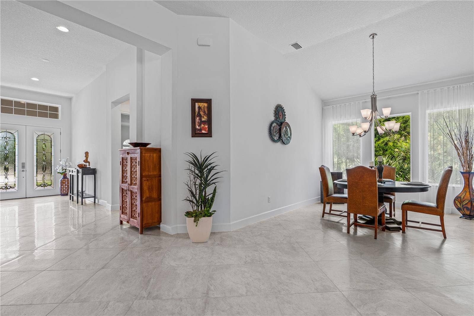 Entry Way to Dining Room