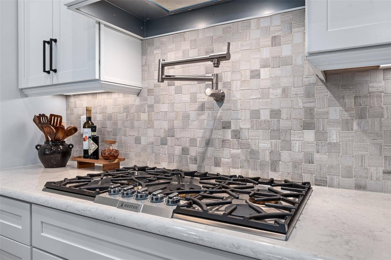 463 STIRLING BRIDGE DRIVE, Ormond Beach, FL 32174 Gas Cooktop & Pot Filler