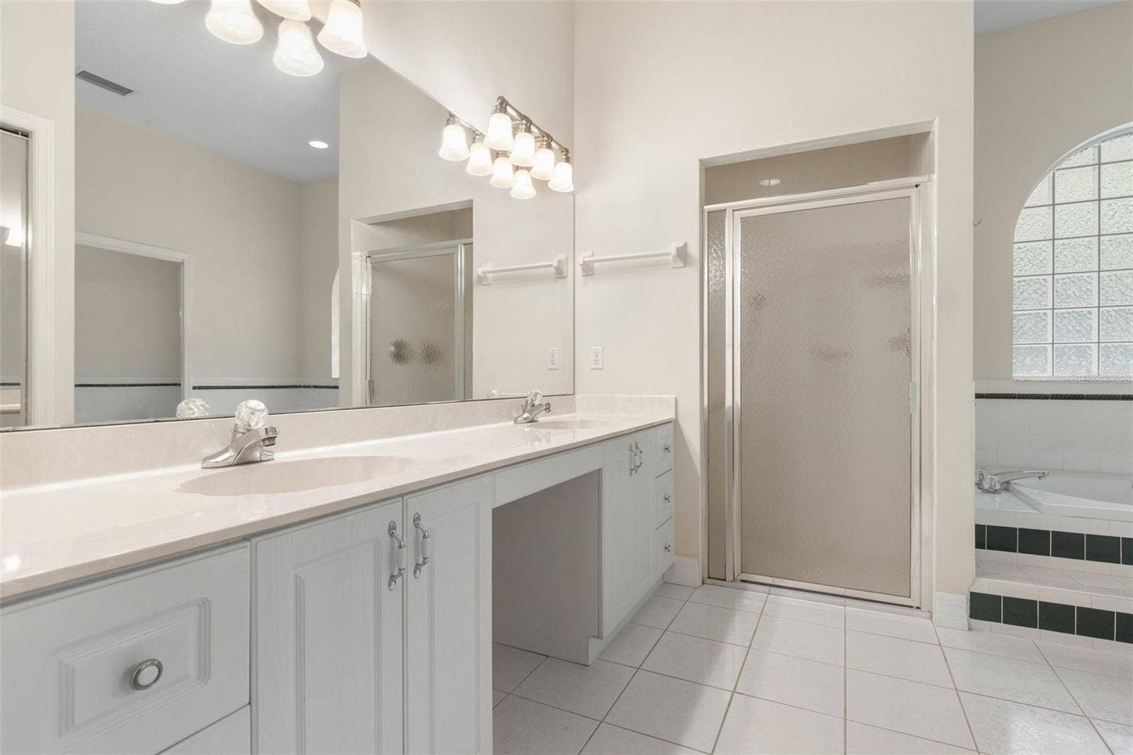 47 CAMBRIDGE TRACE, Ormond Beach, FL 32174 Primary Bathroom