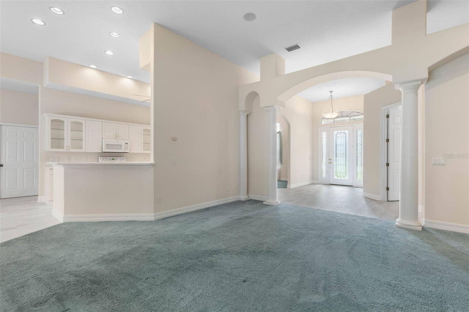 47 CAMBRIDGE TRACE, Ormond Beach, FL 32174 Family Room