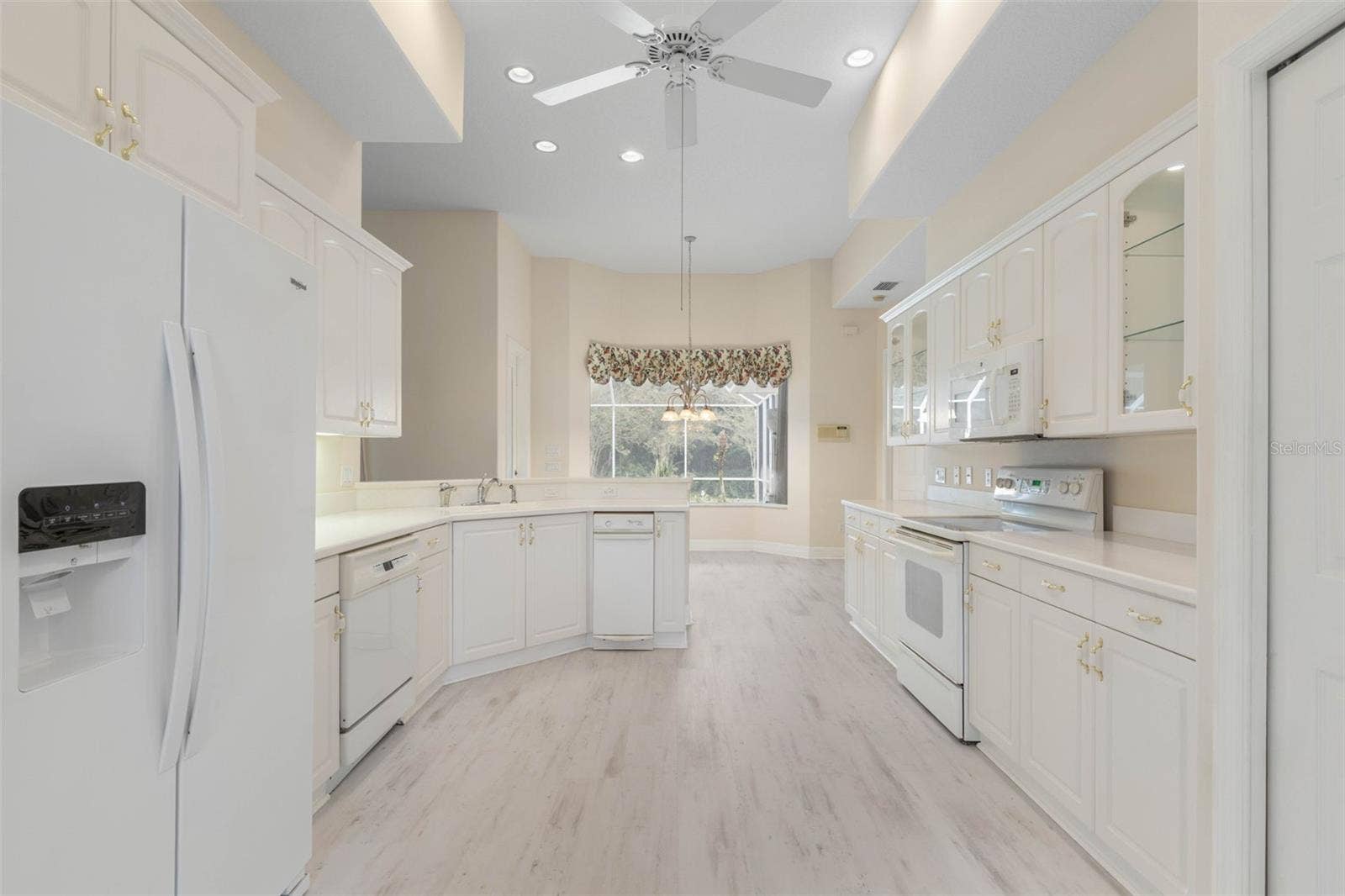 47 CAMBRIDGE TRACE, Ormond Beach, FL 32174 Kitchen