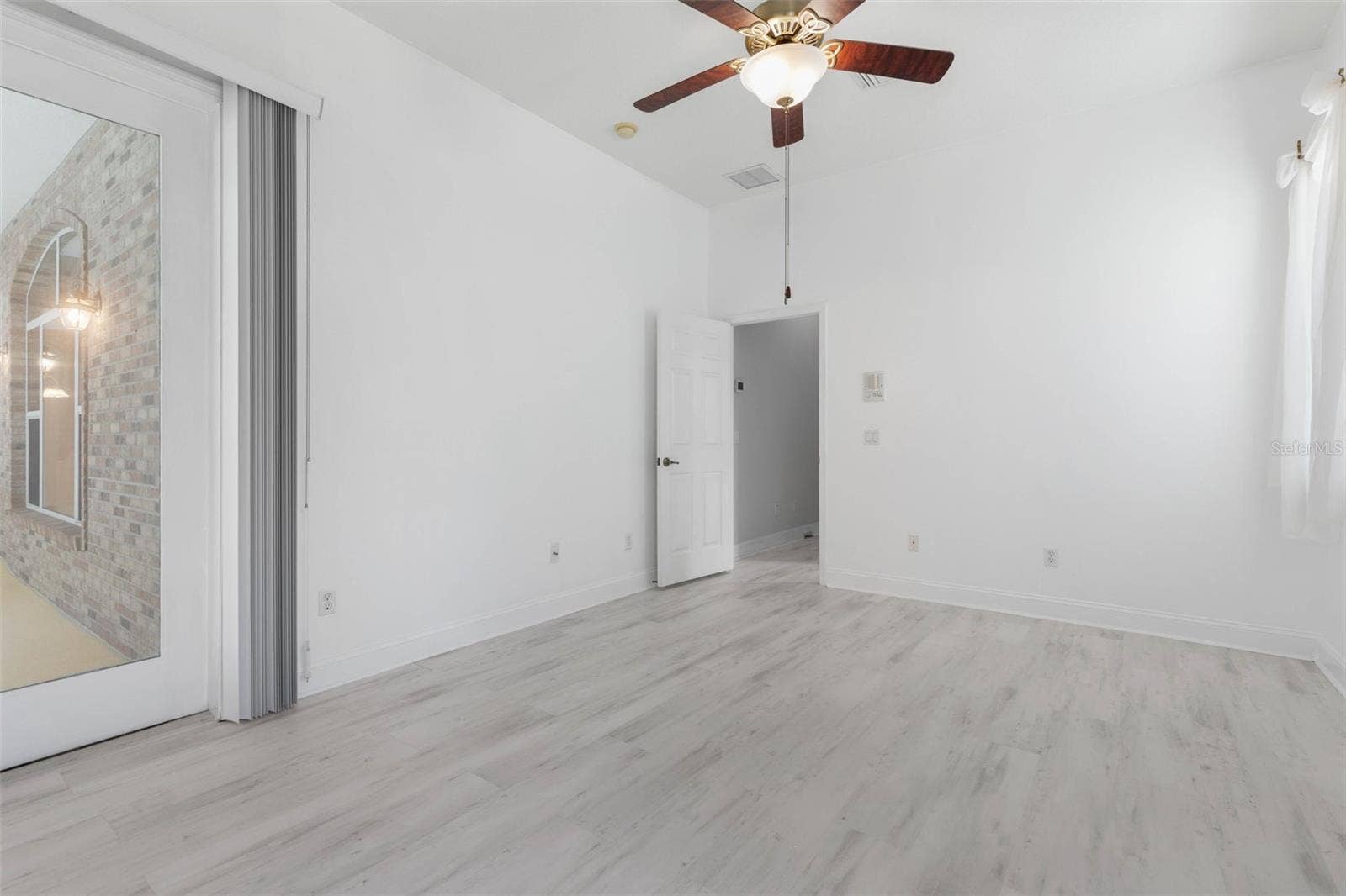 47 CAMBRIDGE TRACE, Ormond Beach, FL 32174 Guest bedroom 4 with access to Pool