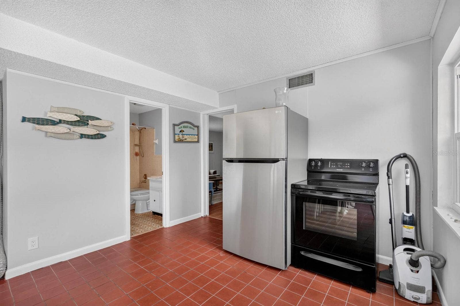 10 TIPPERARY LANE, Ormond Beach, FL 32176 10 TIPPERARY LANE, Ormond Beach, FL 32176
