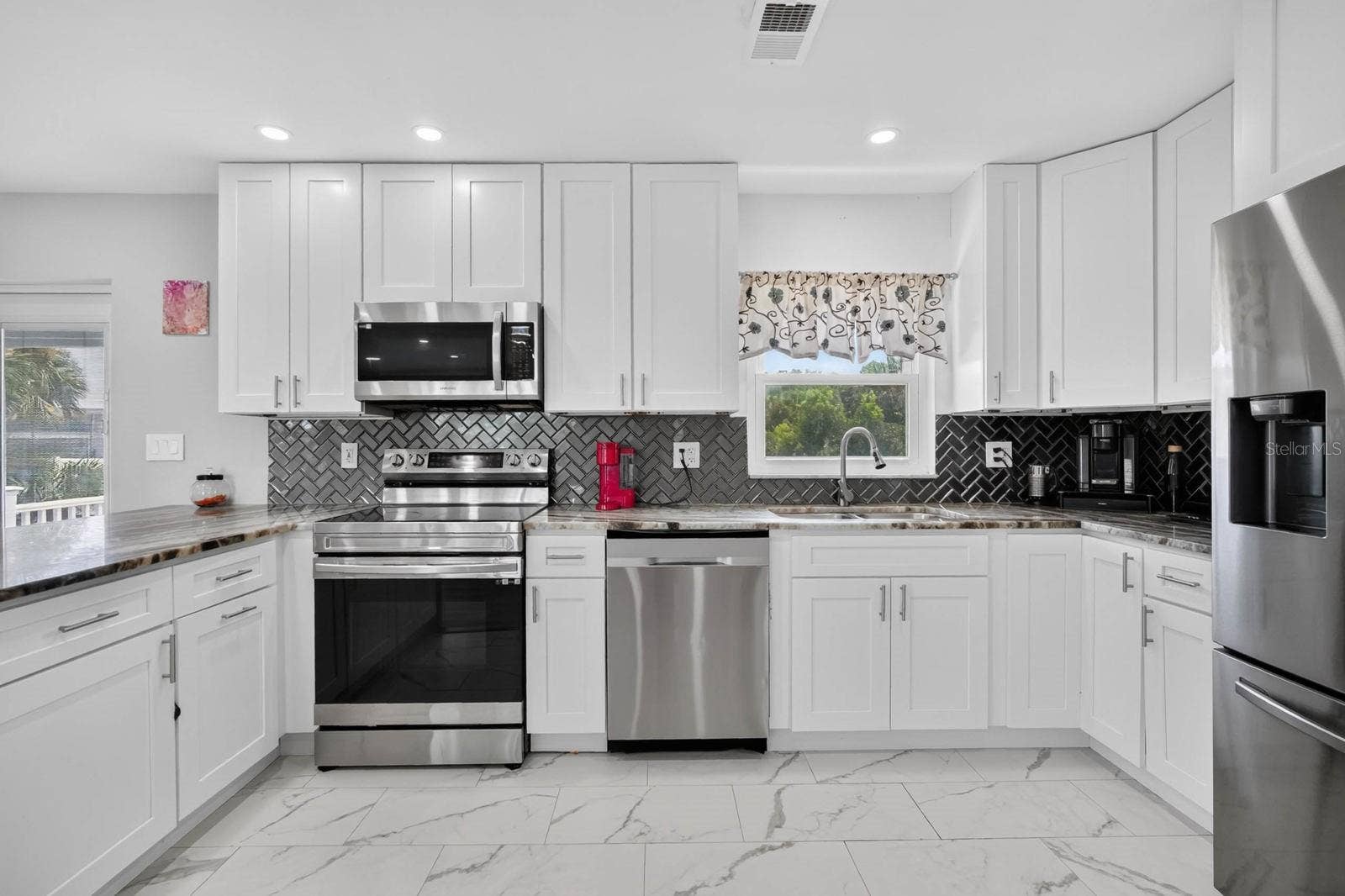 10 TIPPERARY LANE, Ormond Beach, FL 32176 10 TIPPERARY LANE, Ormond Beach, FL 32176