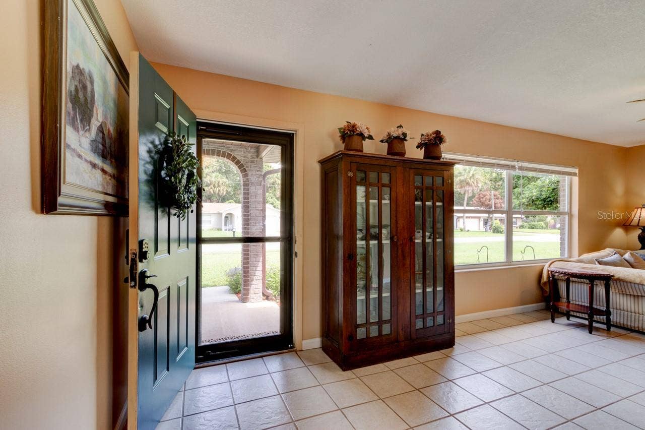 16 LAUREL OAKS CIRCLE, Ormond Beach, FL 32174 16 LAUREL OAKS CIRCLE, Ormond Beach, FL 32174