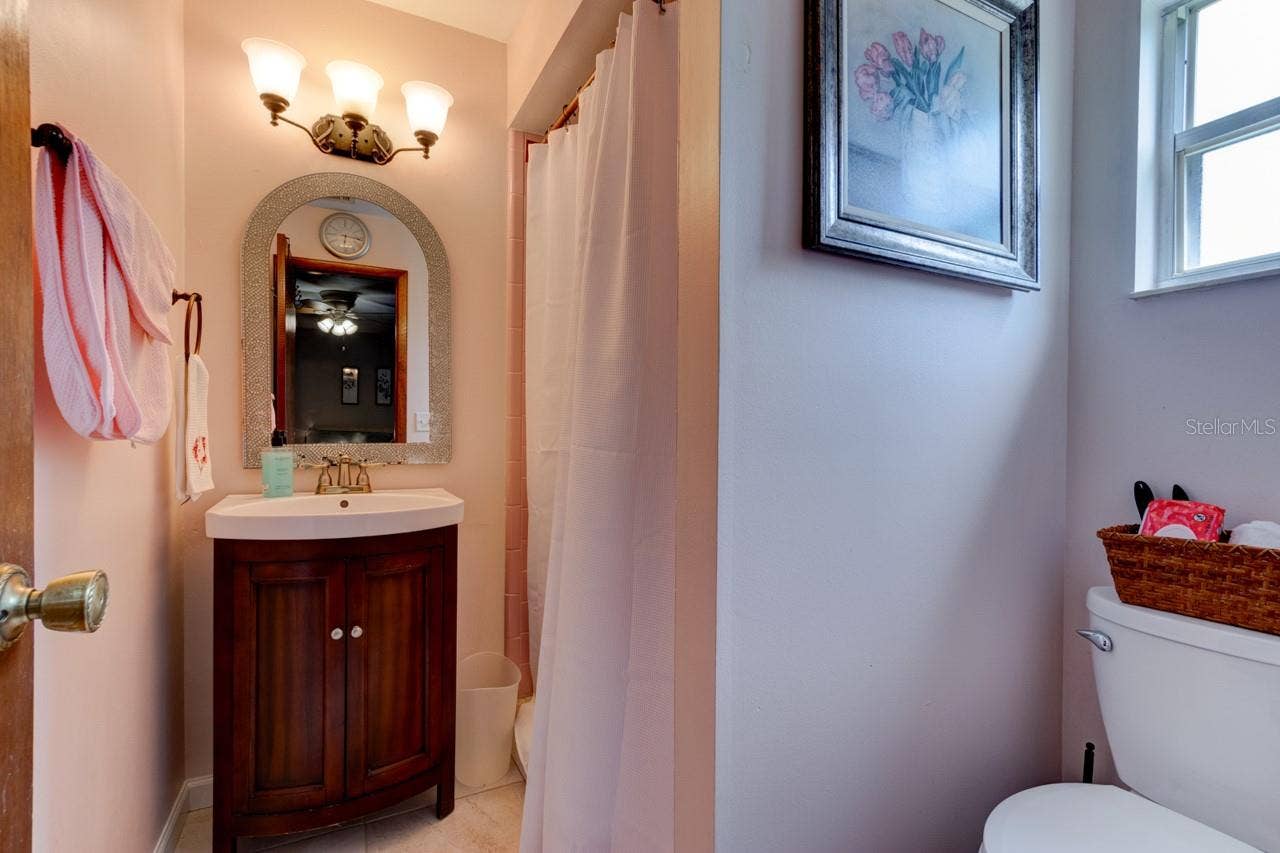 16 LAUREL OAKS CIRCLE, Ormond Beach, FL 32174 16 LAUREL OAKS CIRCLE, Ormond Beach, FL 32174