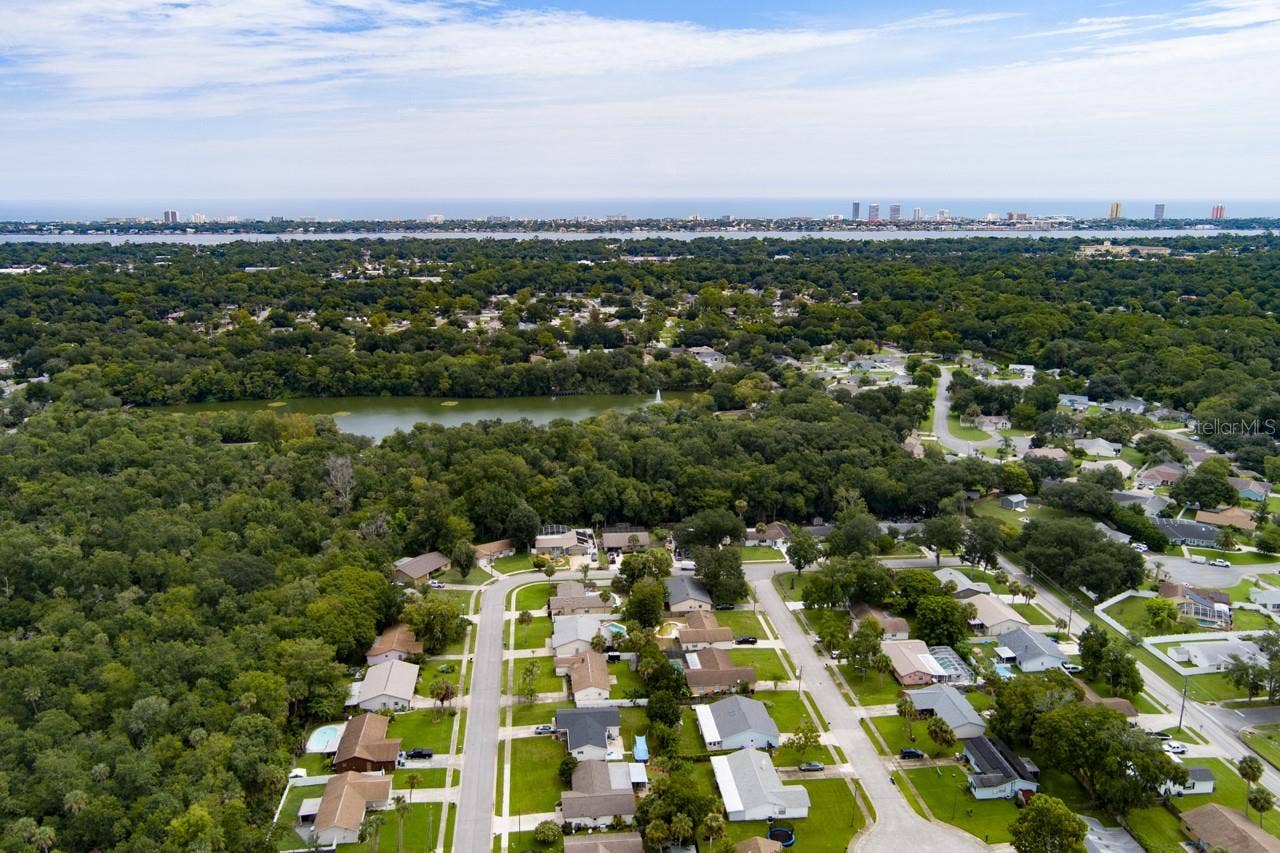 16 LAUREL OAKS CIRCLE, Ormond Beach, FL 32174 16 LAUREL OAKS CIRCLE, Ormond Beach, FL 32174