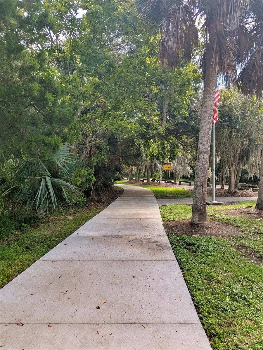 16 LAUREL OAKS CIRCLE, Ormond Beach, FL 32174 16 LAUREL OAKS CIRCLE, Ormond Beach, FL 32174