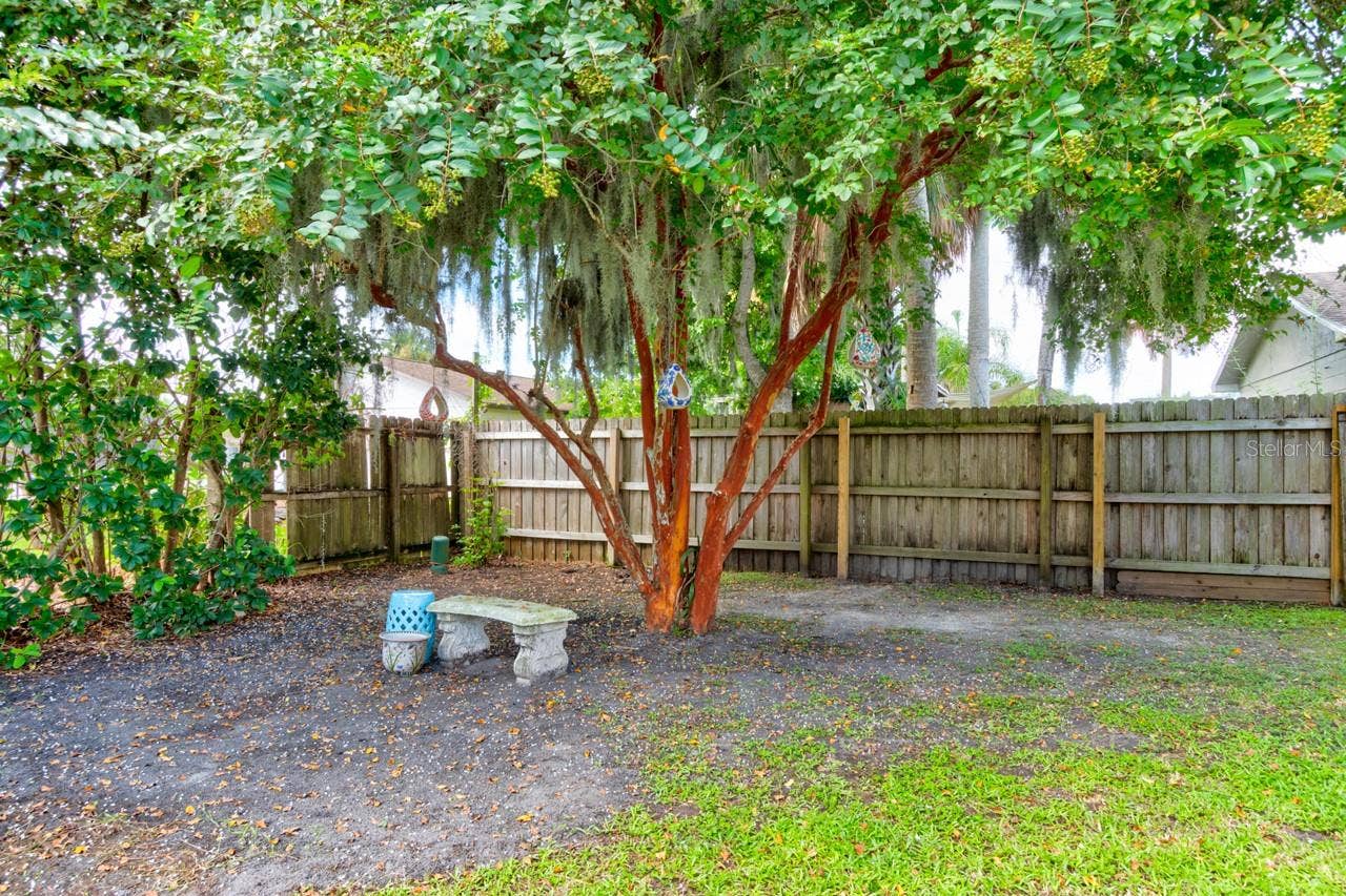 16 LAUREL OAKS CIRCLE, Ormond Beach, FL 32174 16 LAUREL OAKS CIRCLE, Ormond Beach, FL 32174