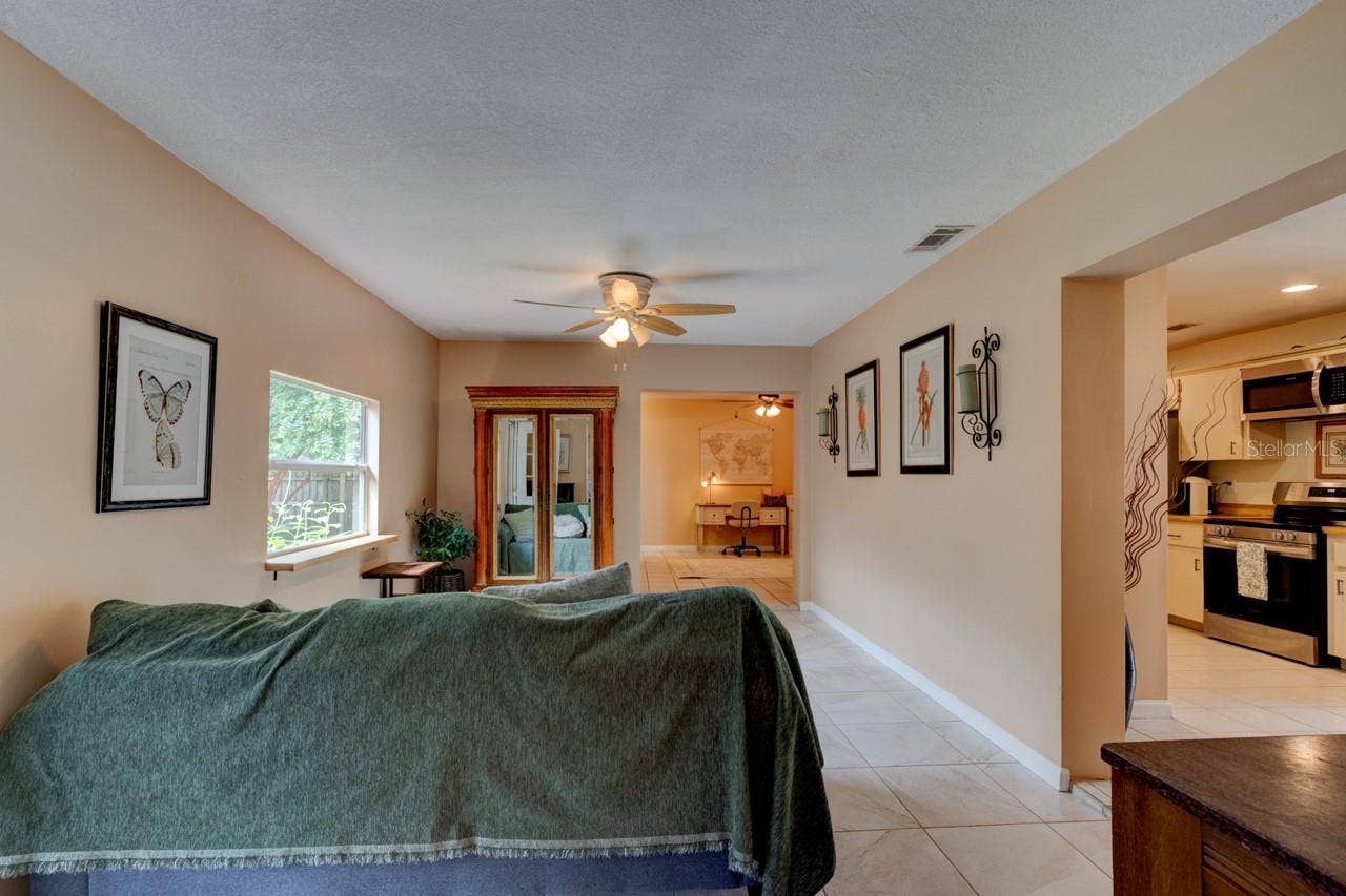 16 LAUREL OAKS CIRCLE, Ormond Beach, FL 32174 16 LAUREL OAKS CIRCLE, Ormond Beach, FL 32174
