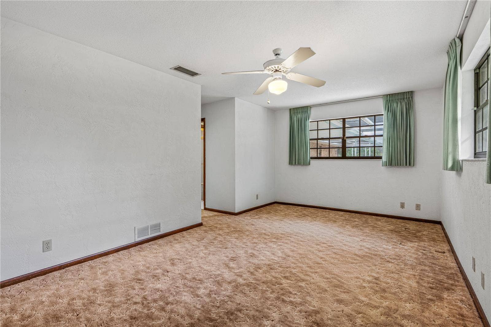 82 S ST ANDREWS DRIVE, Ormond Beach, FL 32174 82 S ST ANDREWS DRIVE, Ormond Beach, FL 32174