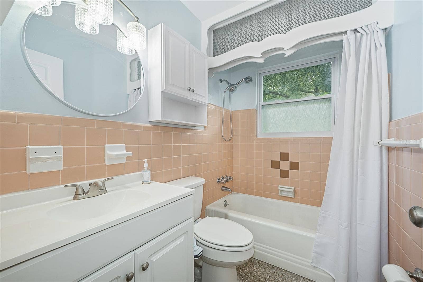 700 KATHERINE STREET, South Daytona, FL 32119 700 KATHERINE STREET, South Daytona, FL 32119