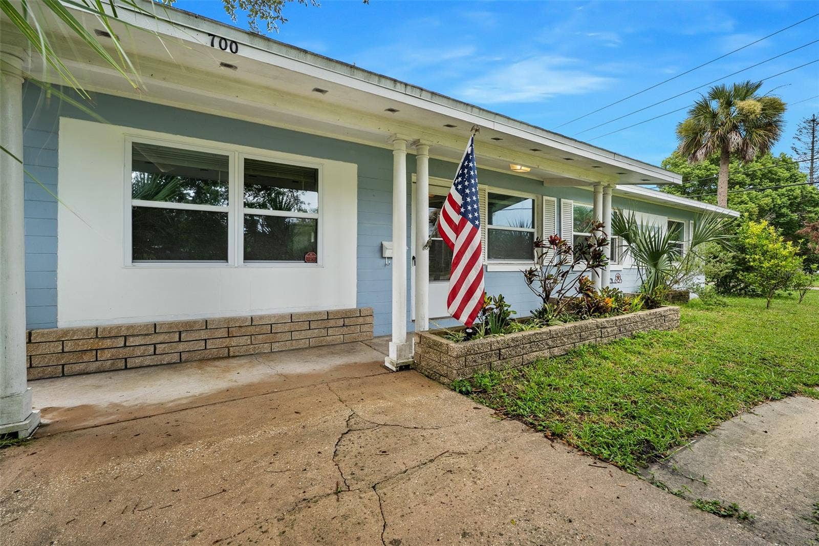 700 KATHERINE STREET, South Daytona, FL 32119 700 KATHERINE STREET, South Daytona, FL 32119