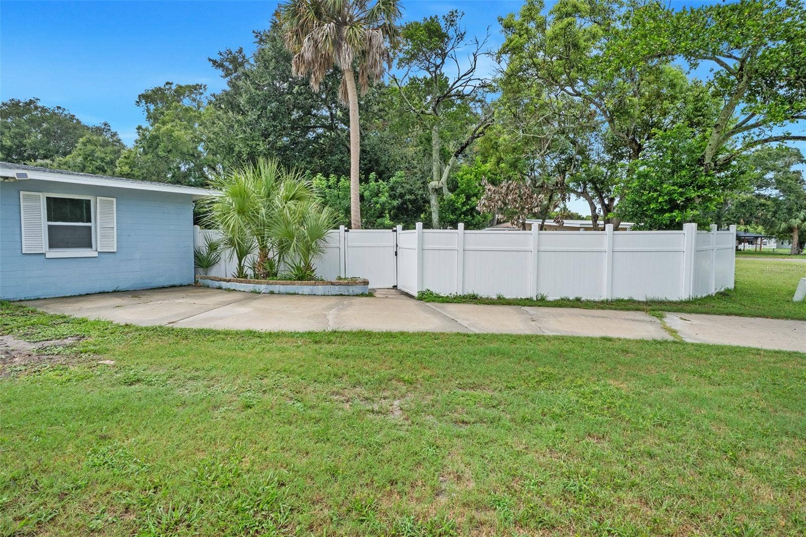 700 KATHERINE STREET, South Daytona, FL 32119 700 KATHERINE STREET, South Daytona, FL 32119