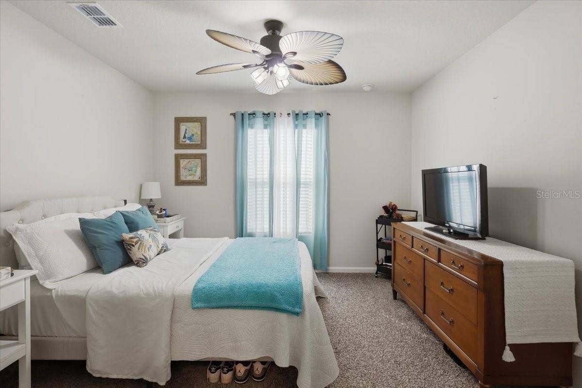 35 PUTTER DRIVE, Palm Coast, FL 32164 35 PUTTER DRIVE, Palm Coast, FL 32164