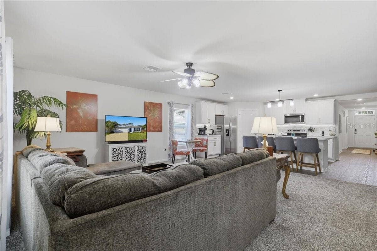 35 PUTTER DRIVE, Palm Coast, FL 32164 35 PUTTER DRIVE, Palm Coast, FL 32164