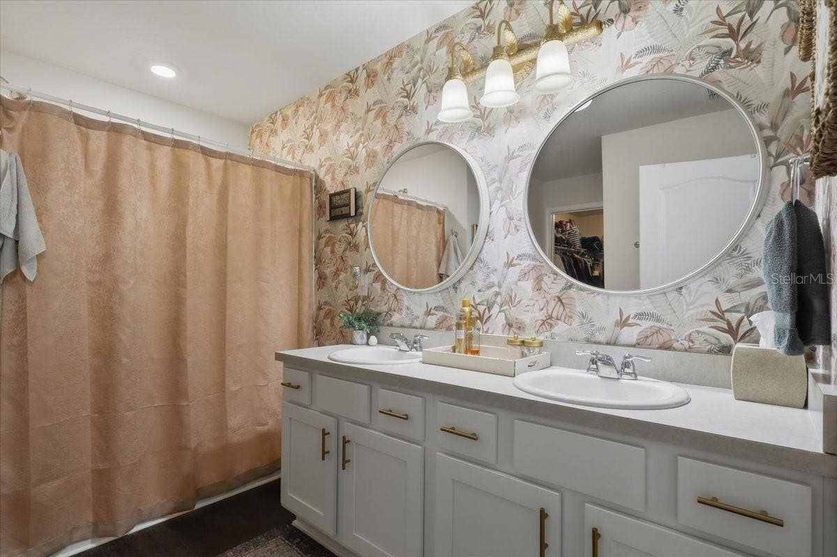 35 PUTTER DRIVE, Palm Coast, FL 32164 35 PUTTER DRIVE, Palm Coast, FL 32164