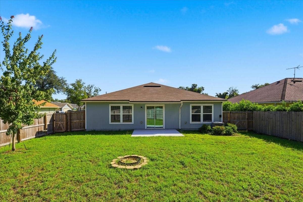35 PUTTER DRIVE, Palm Coast, FL 32164 35 PUTTER DRIVE, Palm Coast, FL 32164