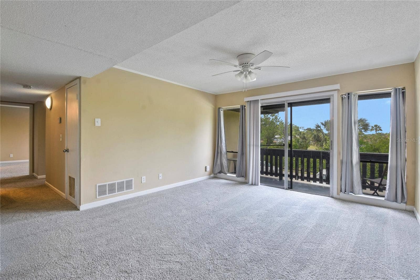 40 CLUB HOUSE DRIVE, #207, Palm Coast, FL 32137 40 CLUB HOUSE DRIVE, #207, Palm Coast, FL 32137